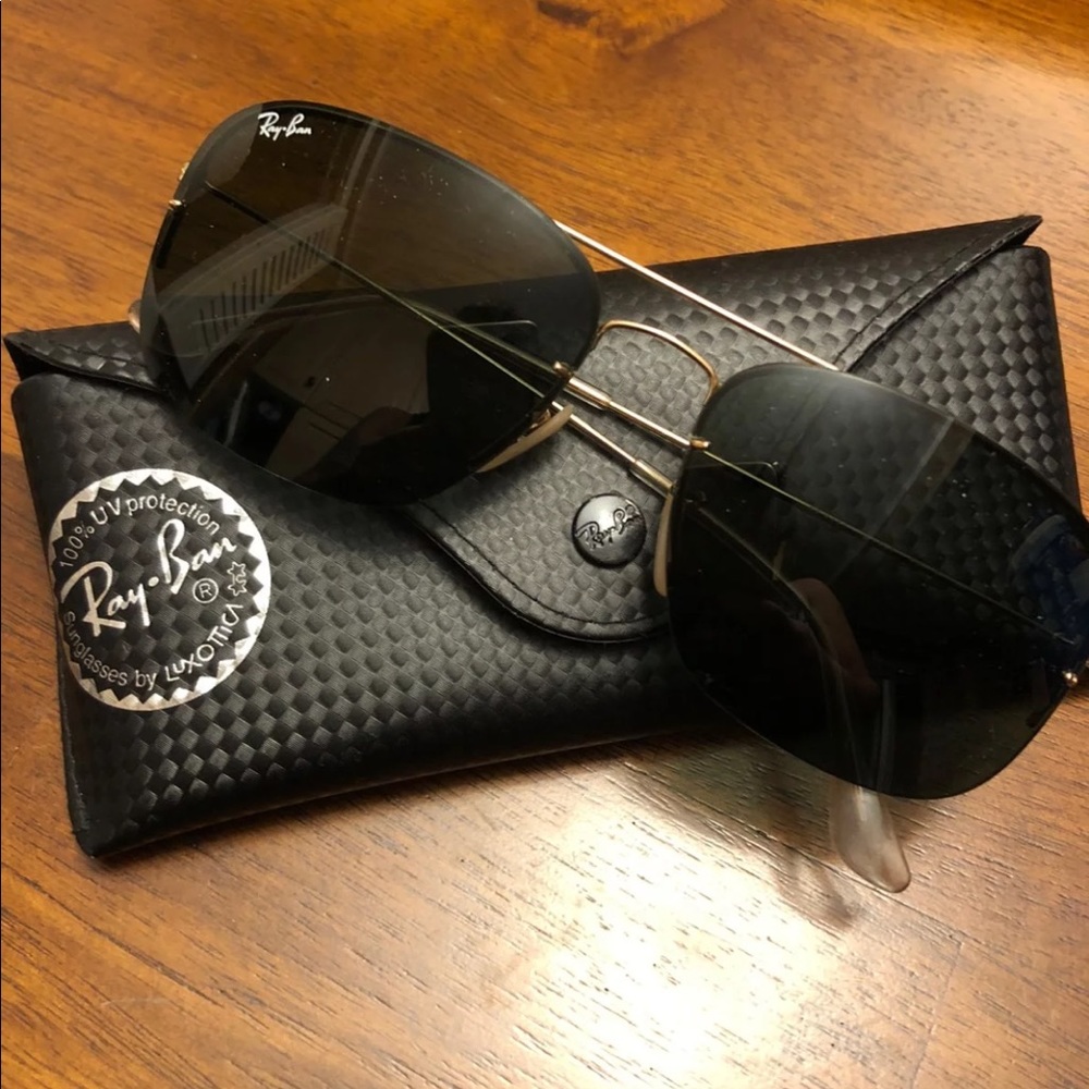Ray-Ban Luxottica aviators